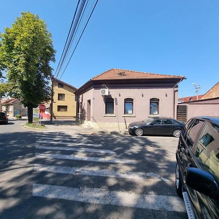 Laci Lak Modern Apartment Oradea Exterior photo